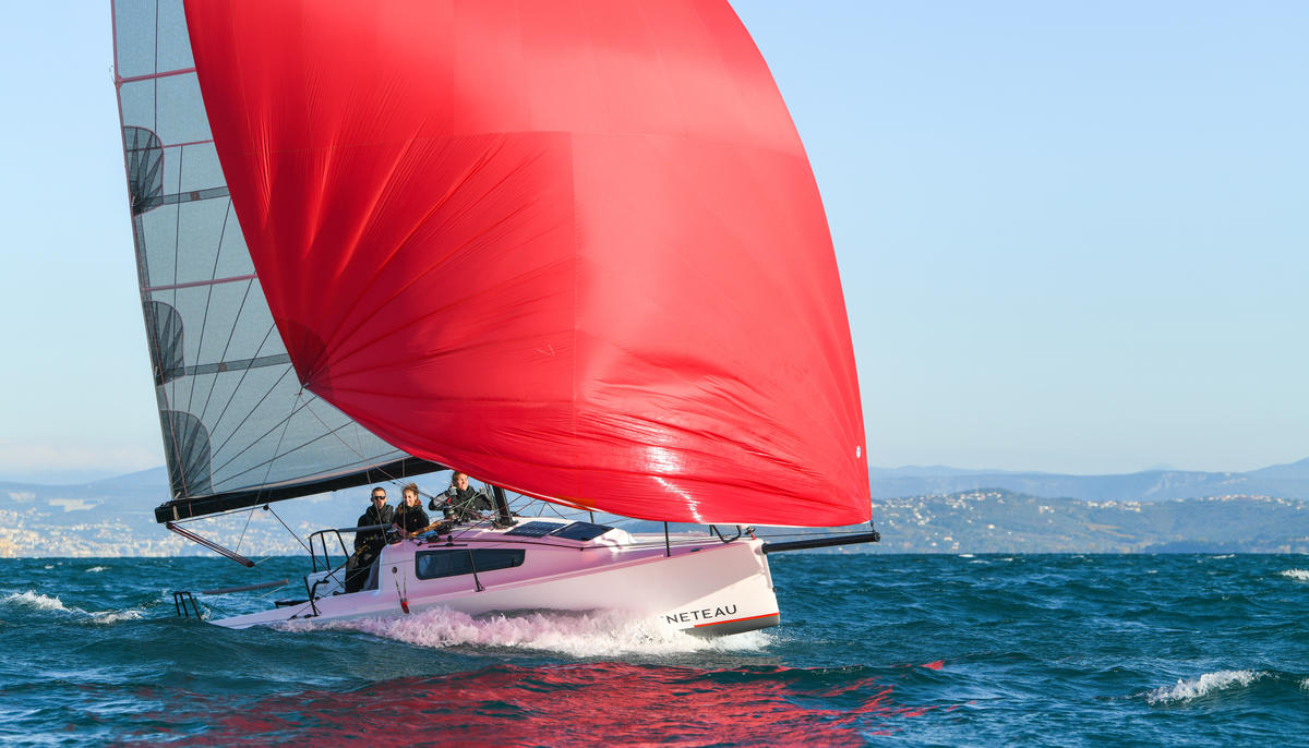 beneteau wizz sailboat