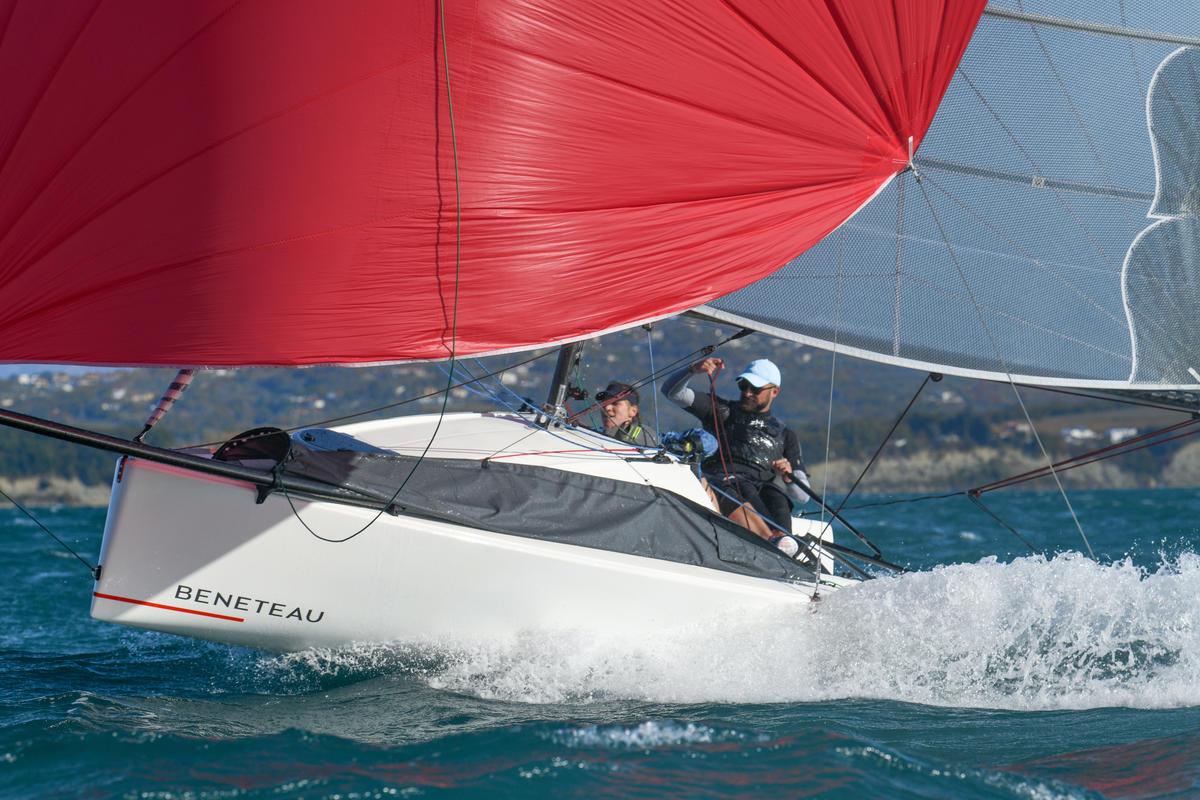 beneteau wizz sailboat