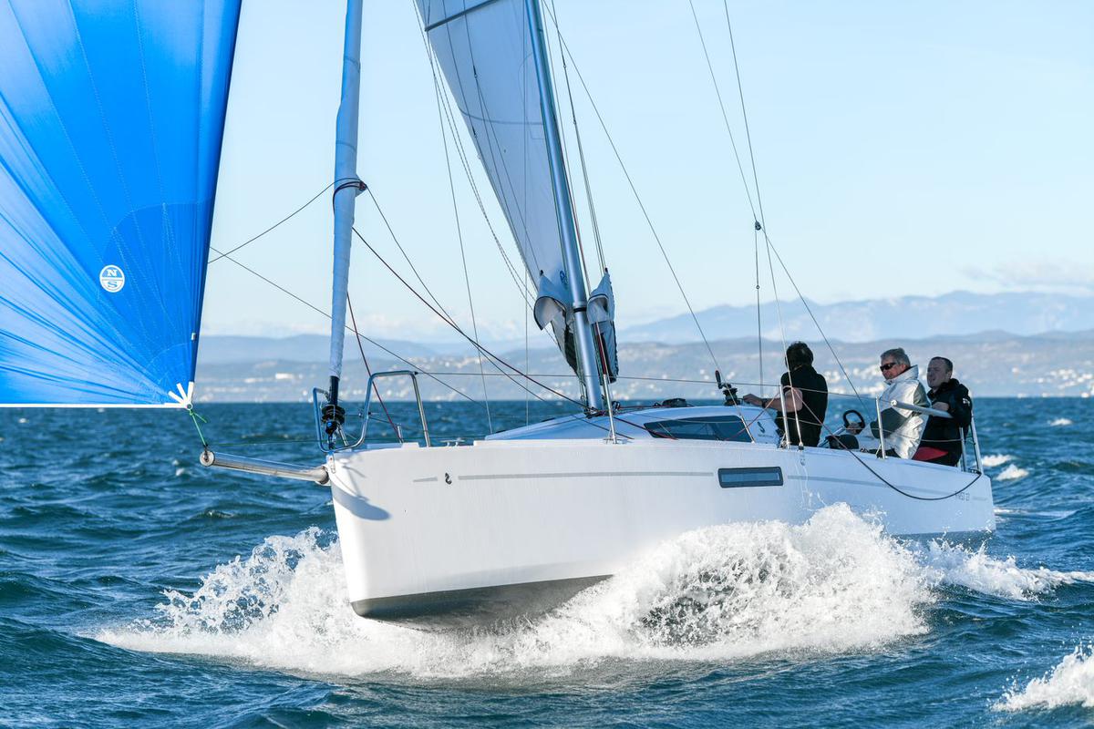 beneteau wizz sailboat