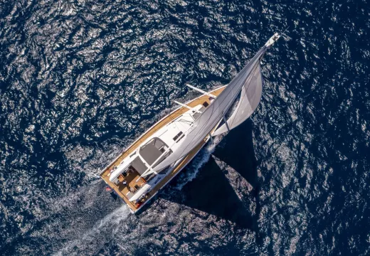 powerboat sailing yacht