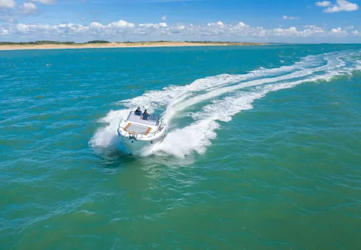 40 foot ocean sailboat