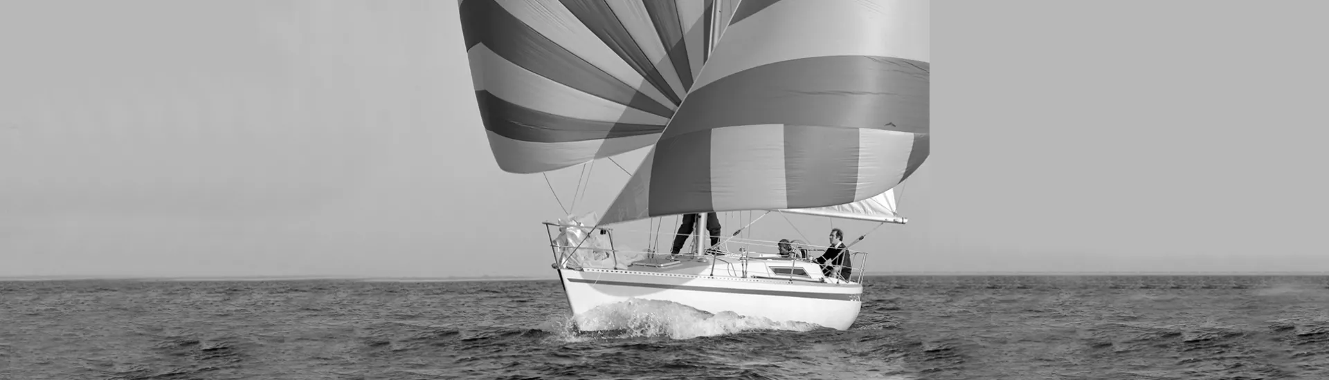 beneteau racing sailboat