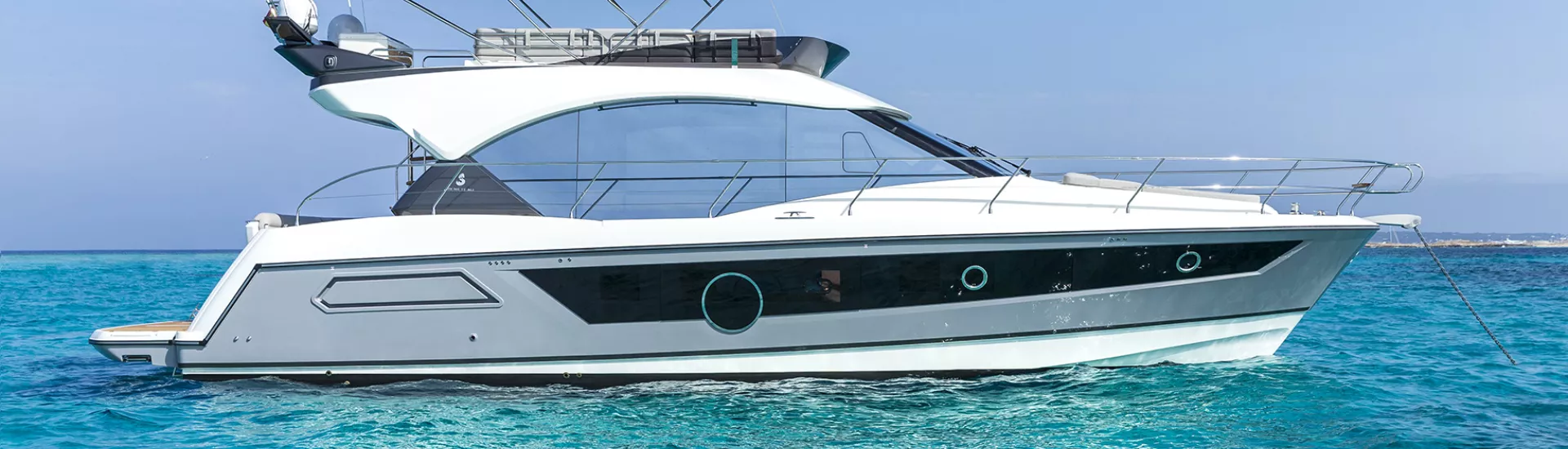 52 foot motor yacht