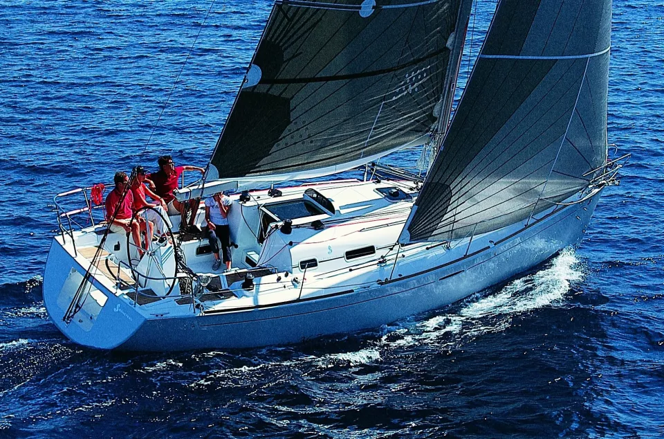 FIRST 36.7 | Bénéteau heritage