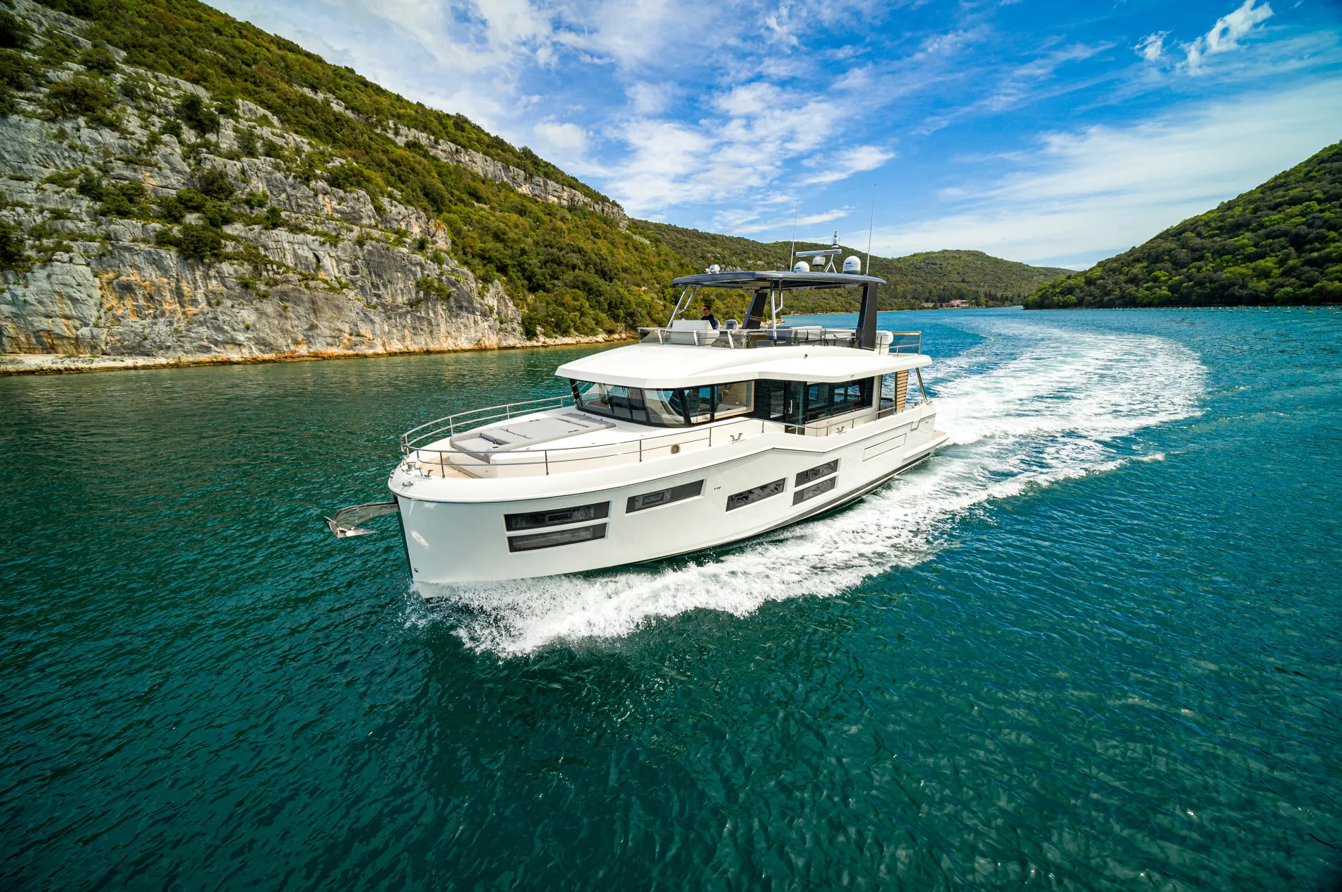 Grand Trawler 62