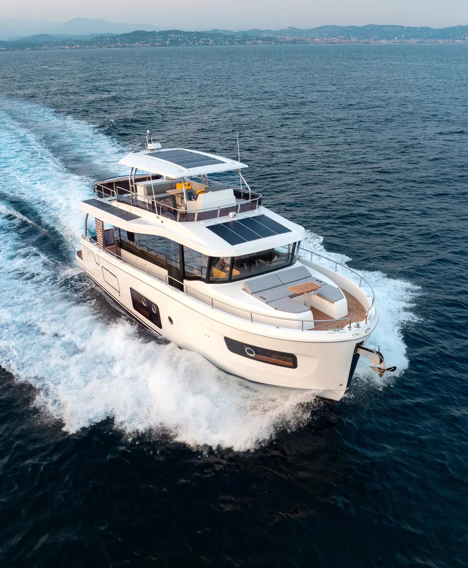 swift-trawler-54-block-text-images