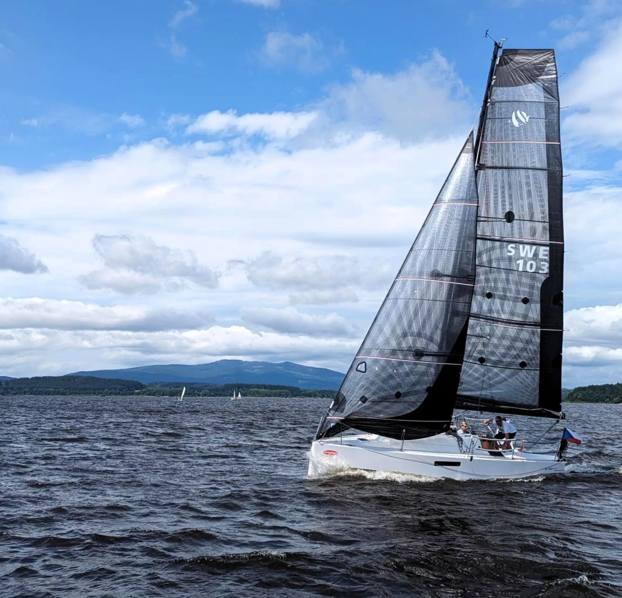 article-Milan-Tomek-First-27-First36-SE-illu-19