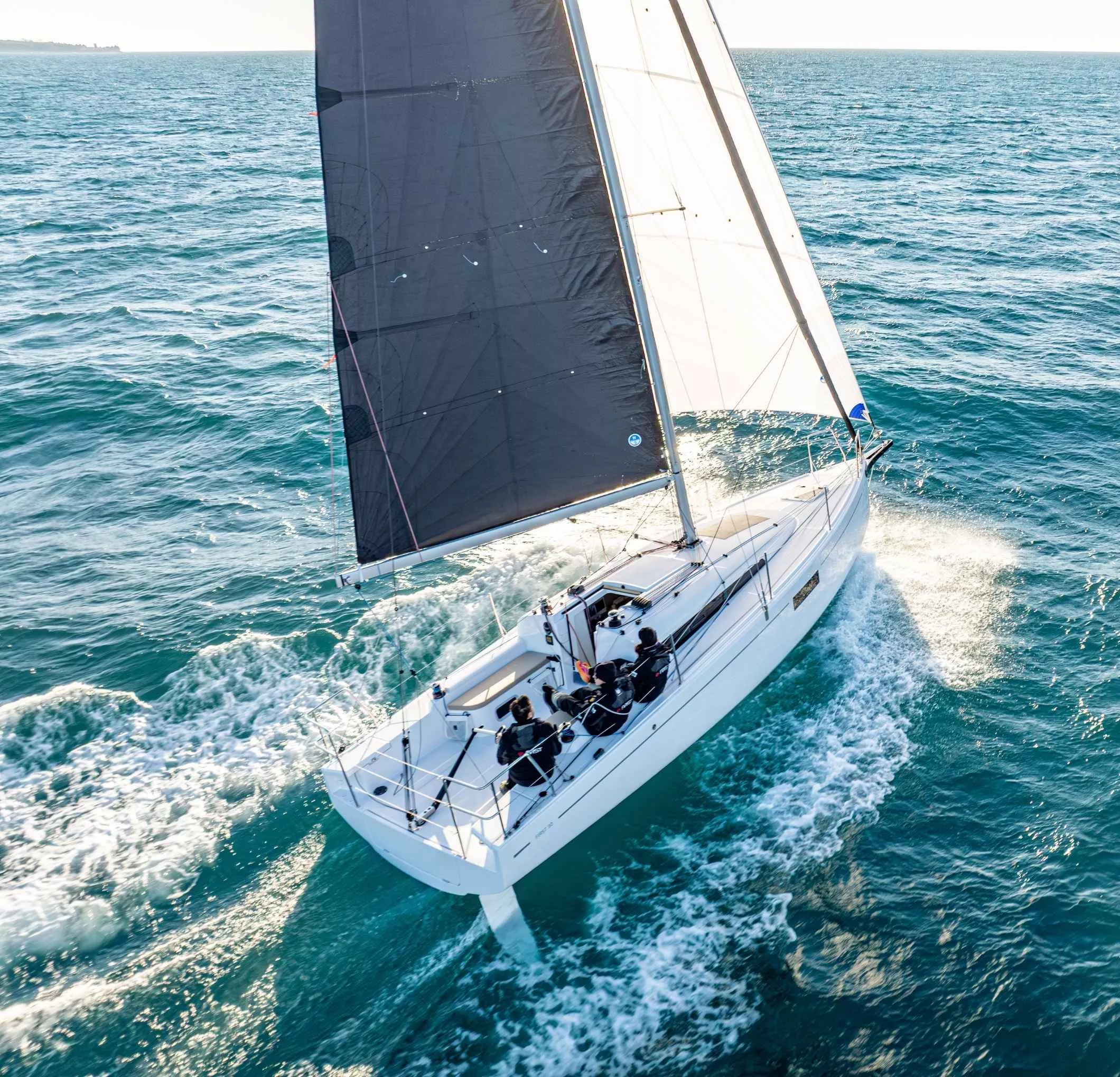 article-first-30-british-yachting-award-2025-illu-05