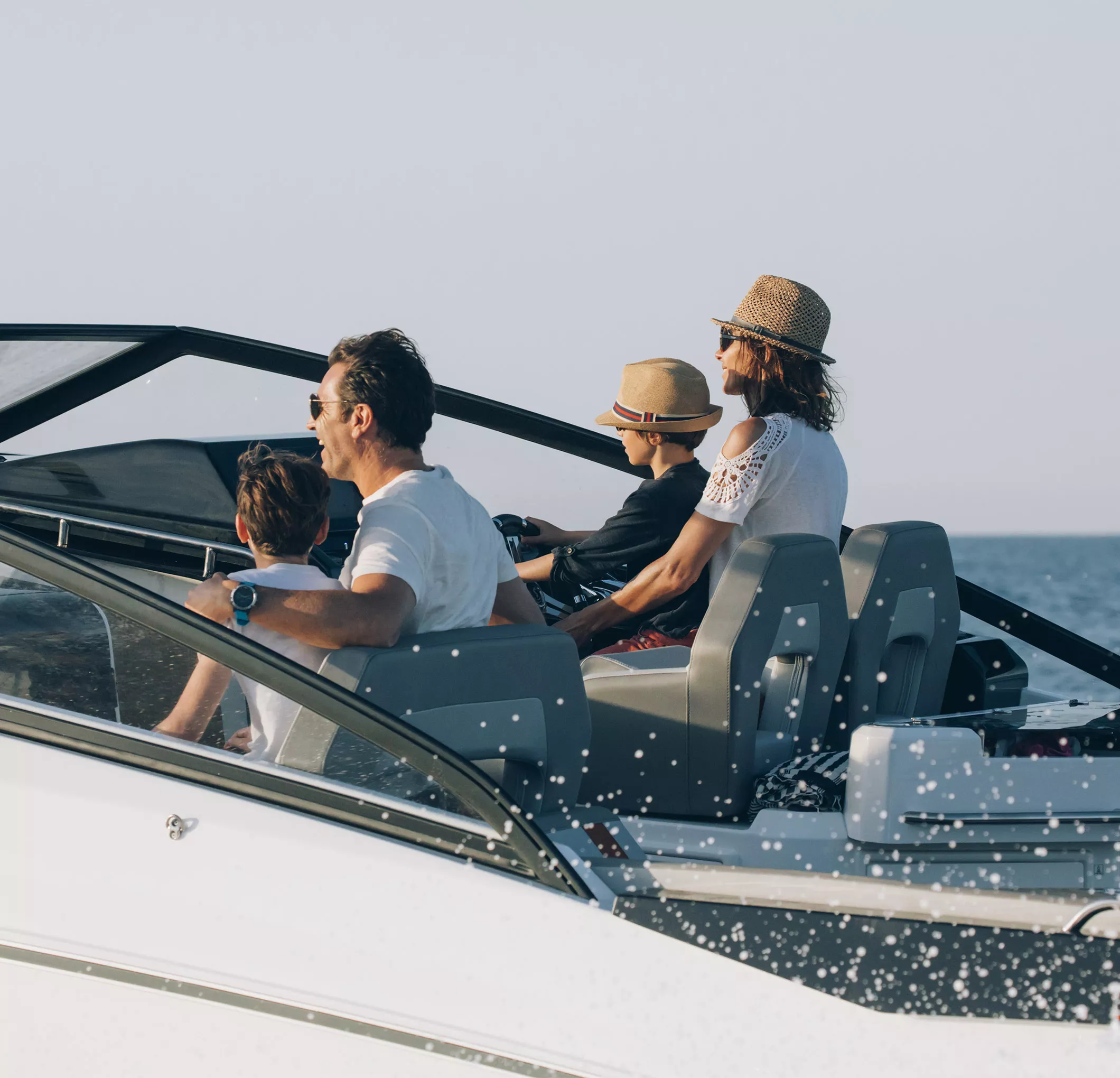 FLYER-10_IMAGE_EXT_LIFESTYLE