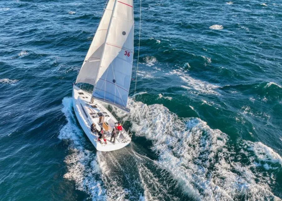 BENETEAU FIRST MOBILE
