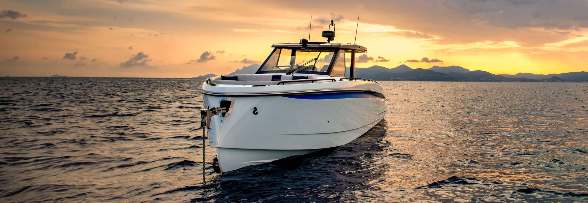 motor-yacht-gran-turismo-40-open-slider-3280x1132-02
