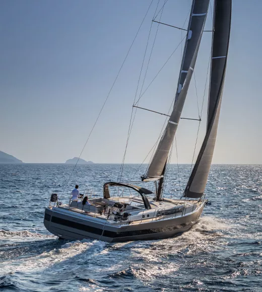 yacht a vela di lusso