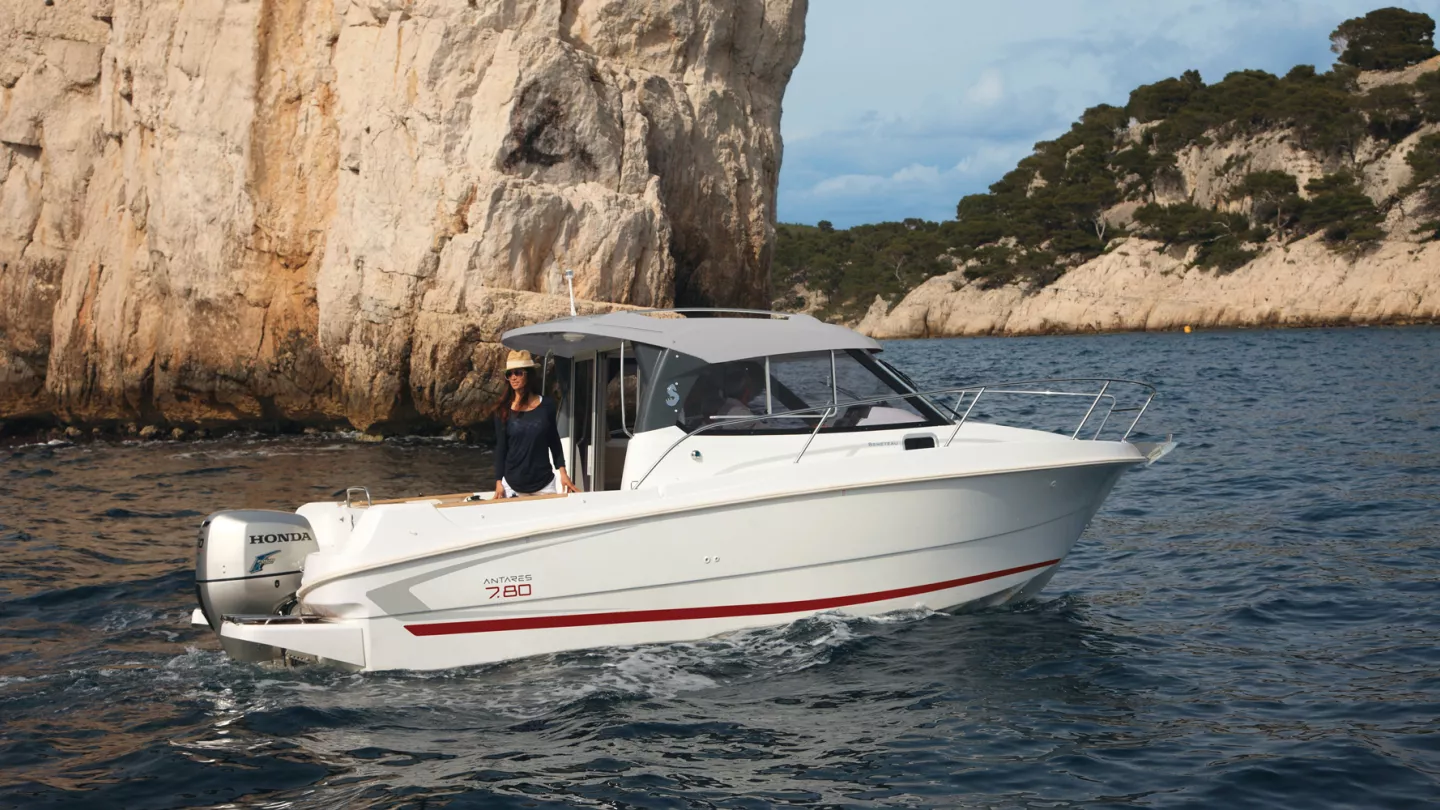 Motorboat Antares Hors Bord 7.80 - Powerboat Beneteau