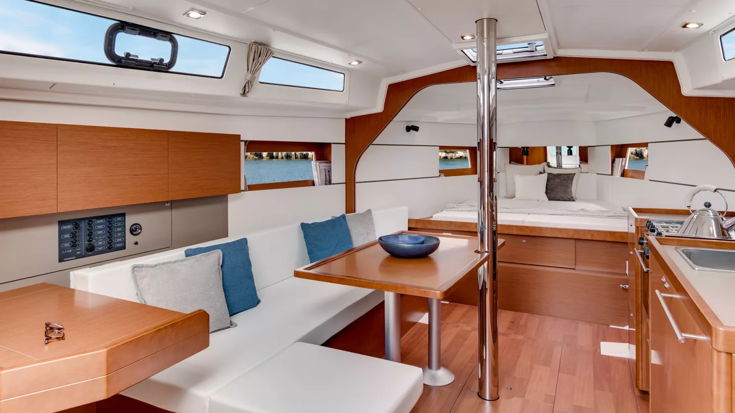 Rent Beneteau Oceanis 45 Sailboat (2016) in Carloforte - Scansail