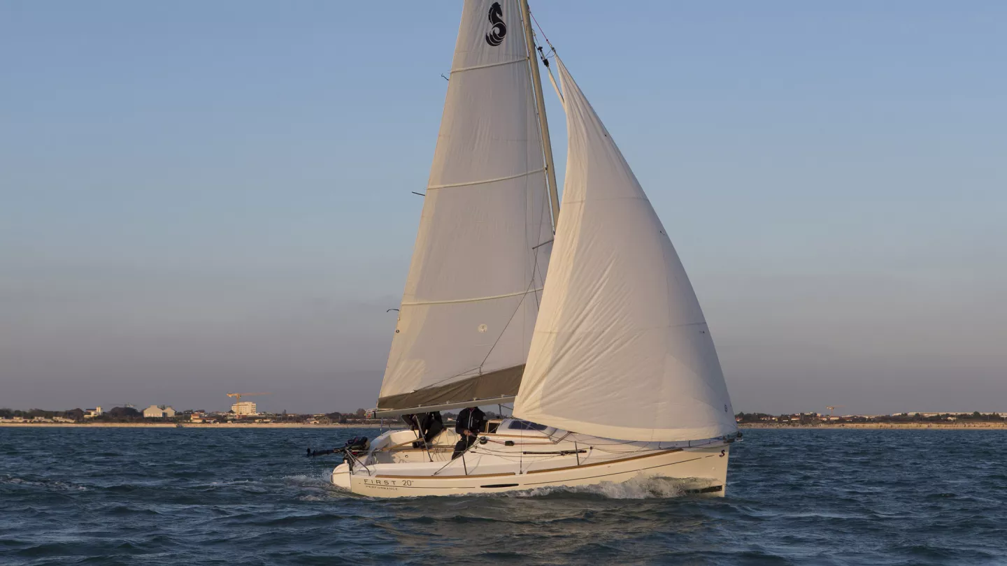 20 ton sailboat