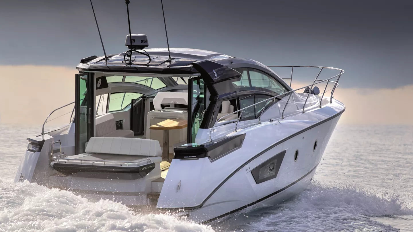 Beneteau Gran Turismo 46 Un Joli Yacht à Moteur à Louer