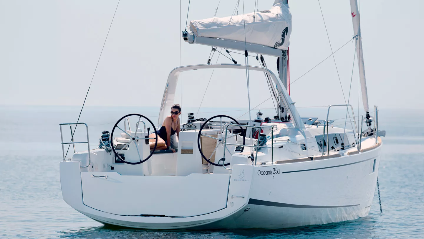 Sailboats Oceanis 38.1 Old model BENETEAU