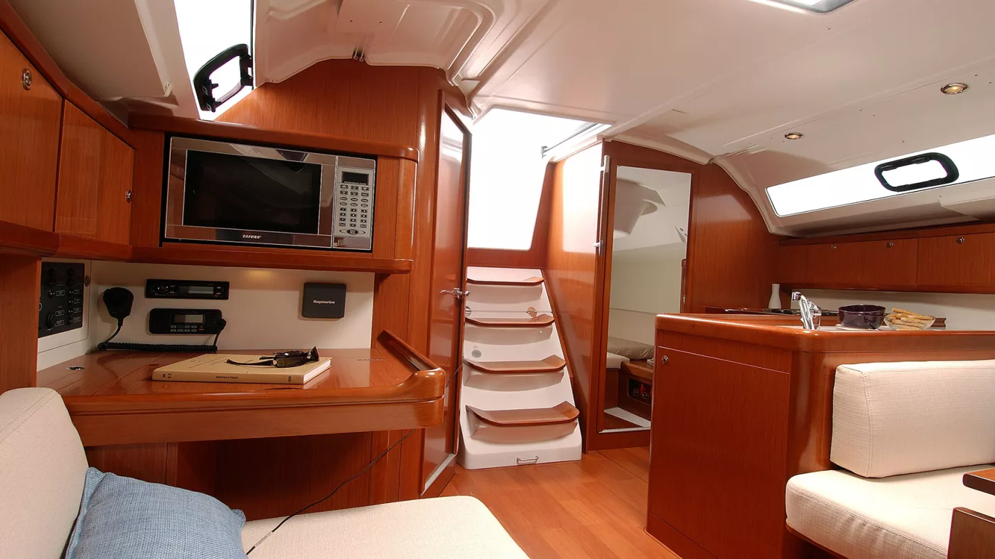 Oceanis 37 hotsell