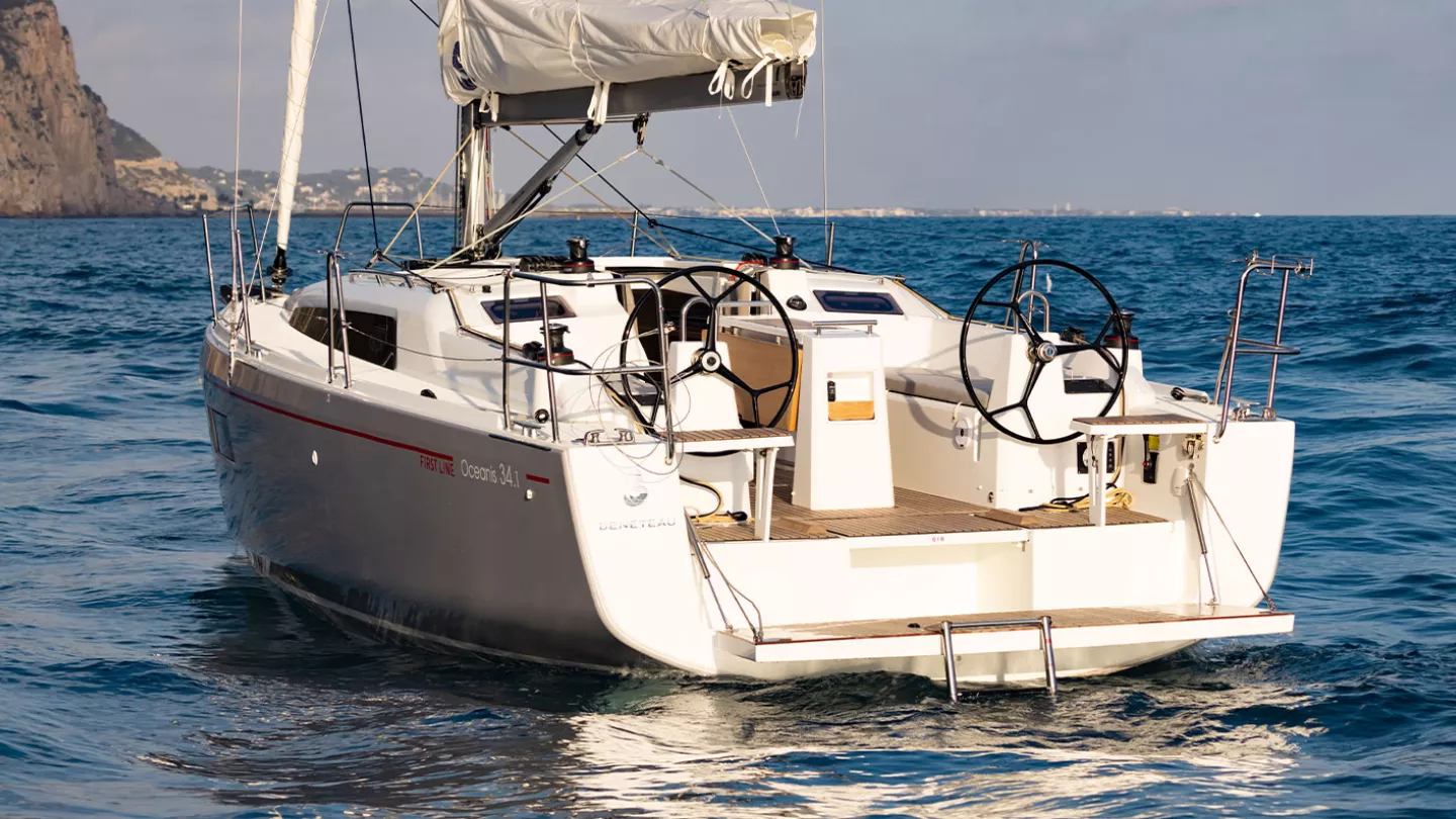 Beneteau Sailboat Cruisers Oceanis Series aft view