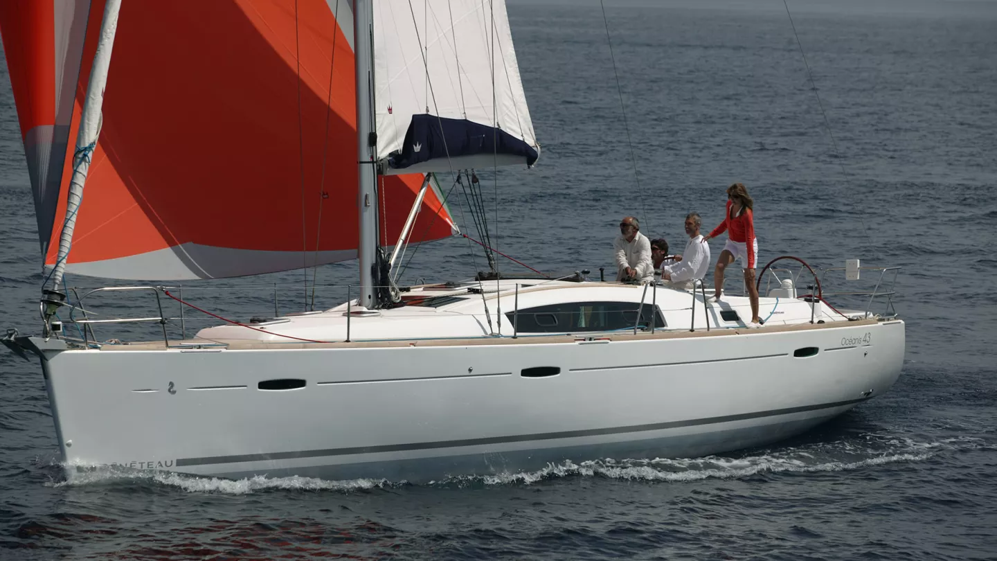 sailboatdata beneteau 43