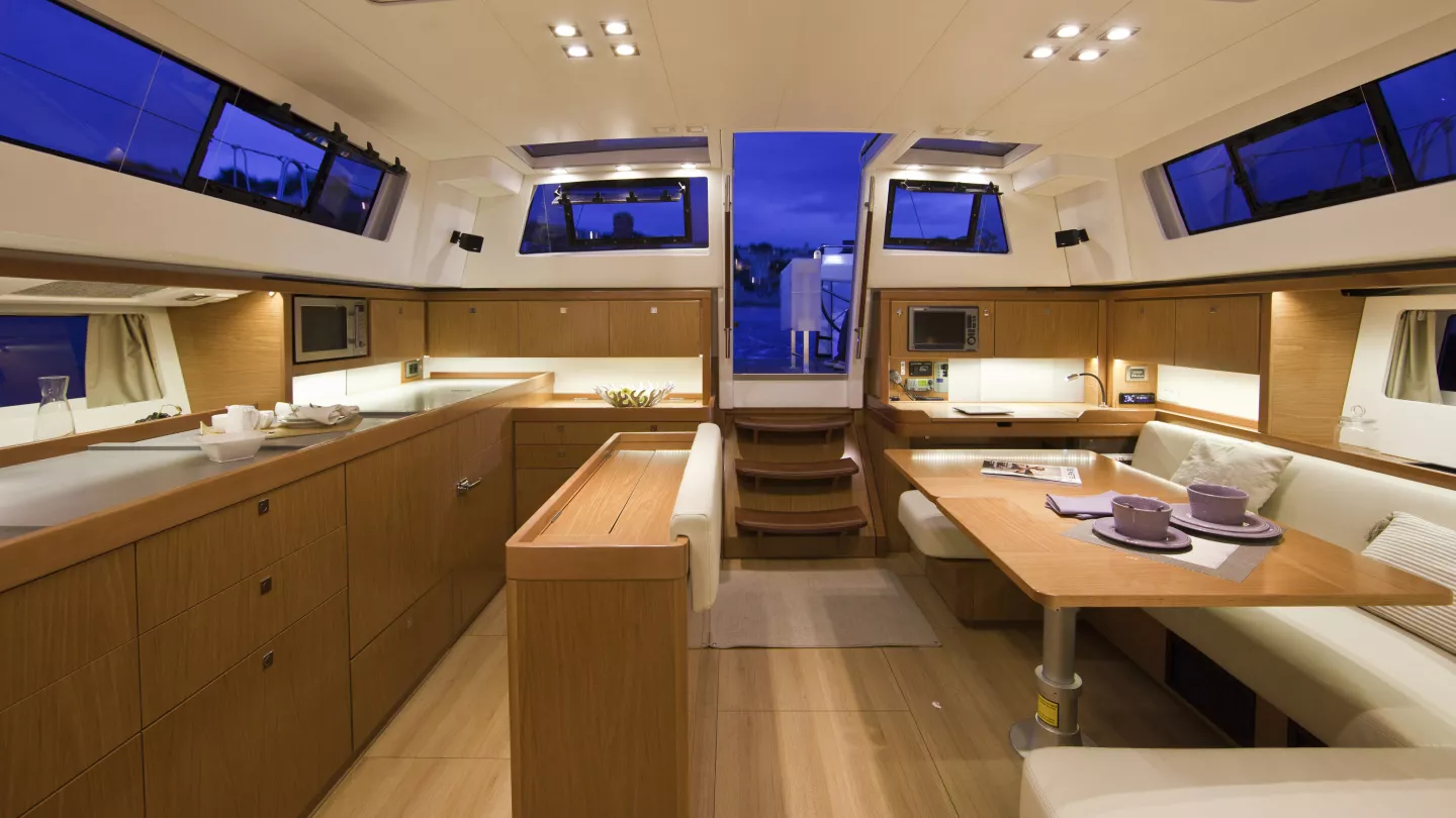 yacht beneteau 50