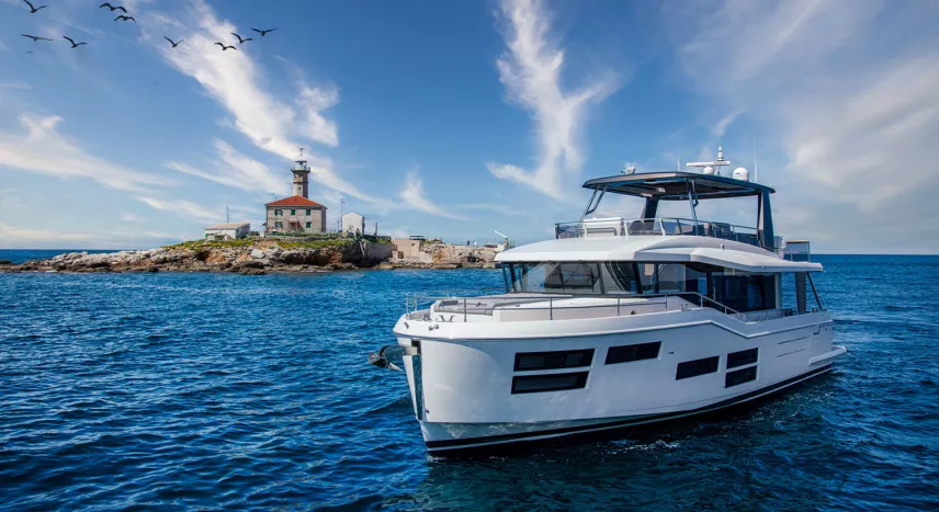Motorboat Grand Swift Trawler 62 | Motorboats BENETEAU