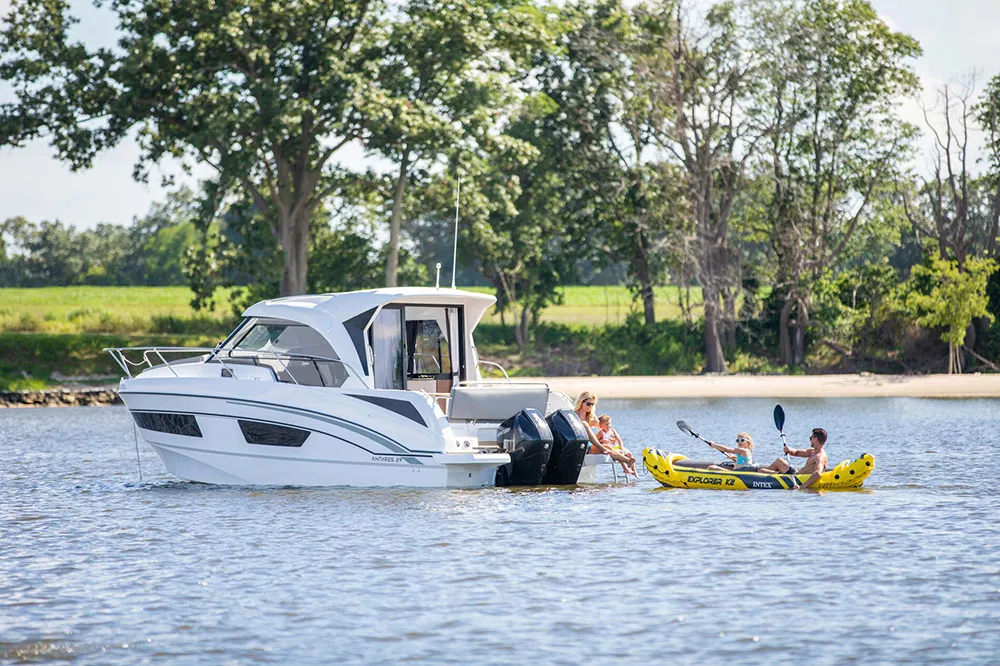 beneteau motor yachts