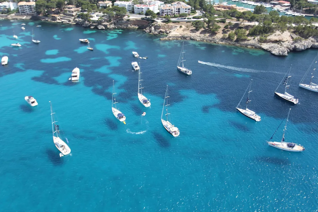 2014-beneteau-yacht-rendez-vous-1