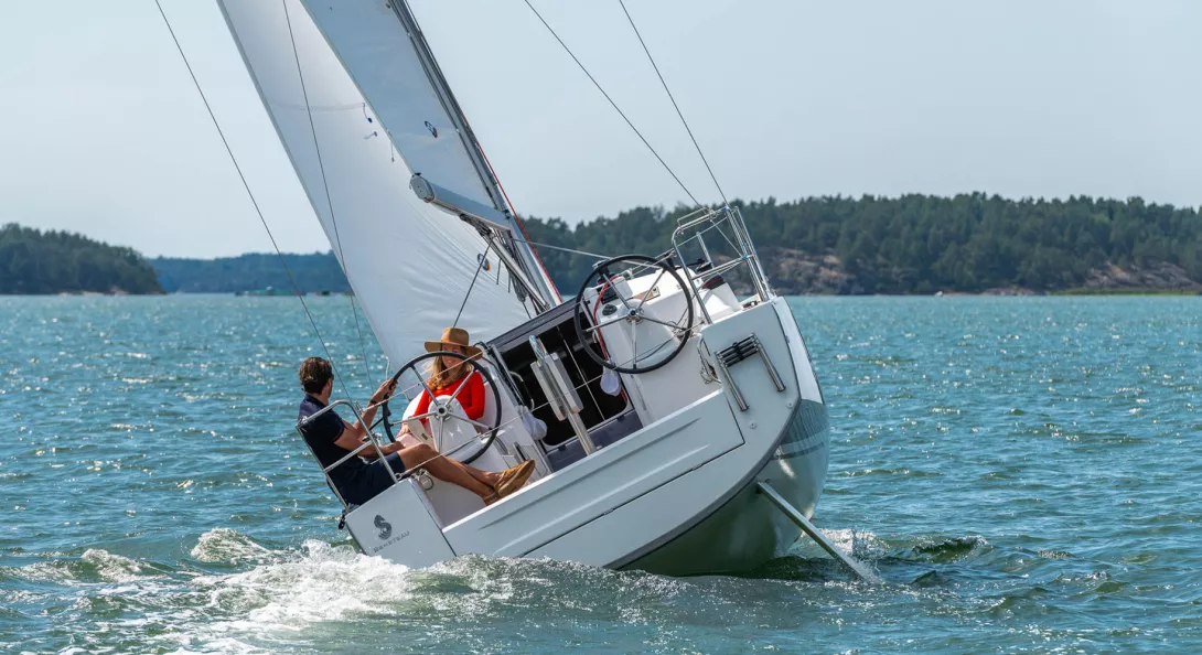 30 foot sailboat interior